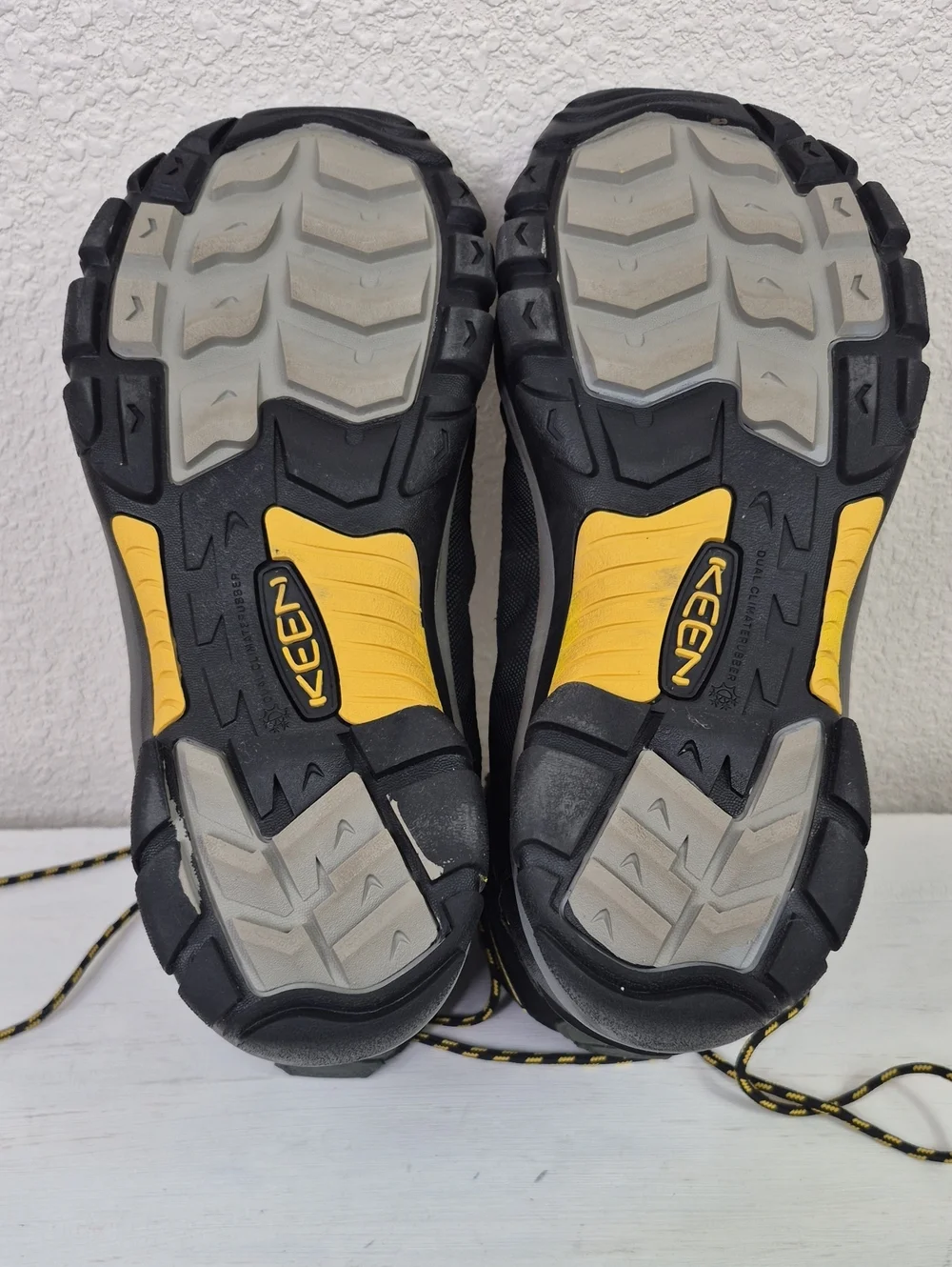 Keen Men's Dry Summit Country Insulated Winter Boots Size 14 Black / Grey